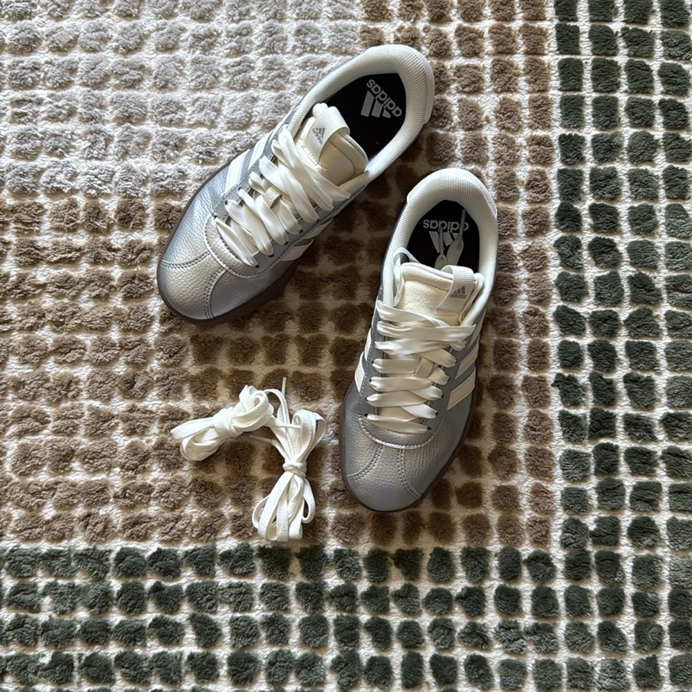 Adidas Womens Vl Court 3.0 Silver Fashion Sneaker Size 6 Medium (B, M)